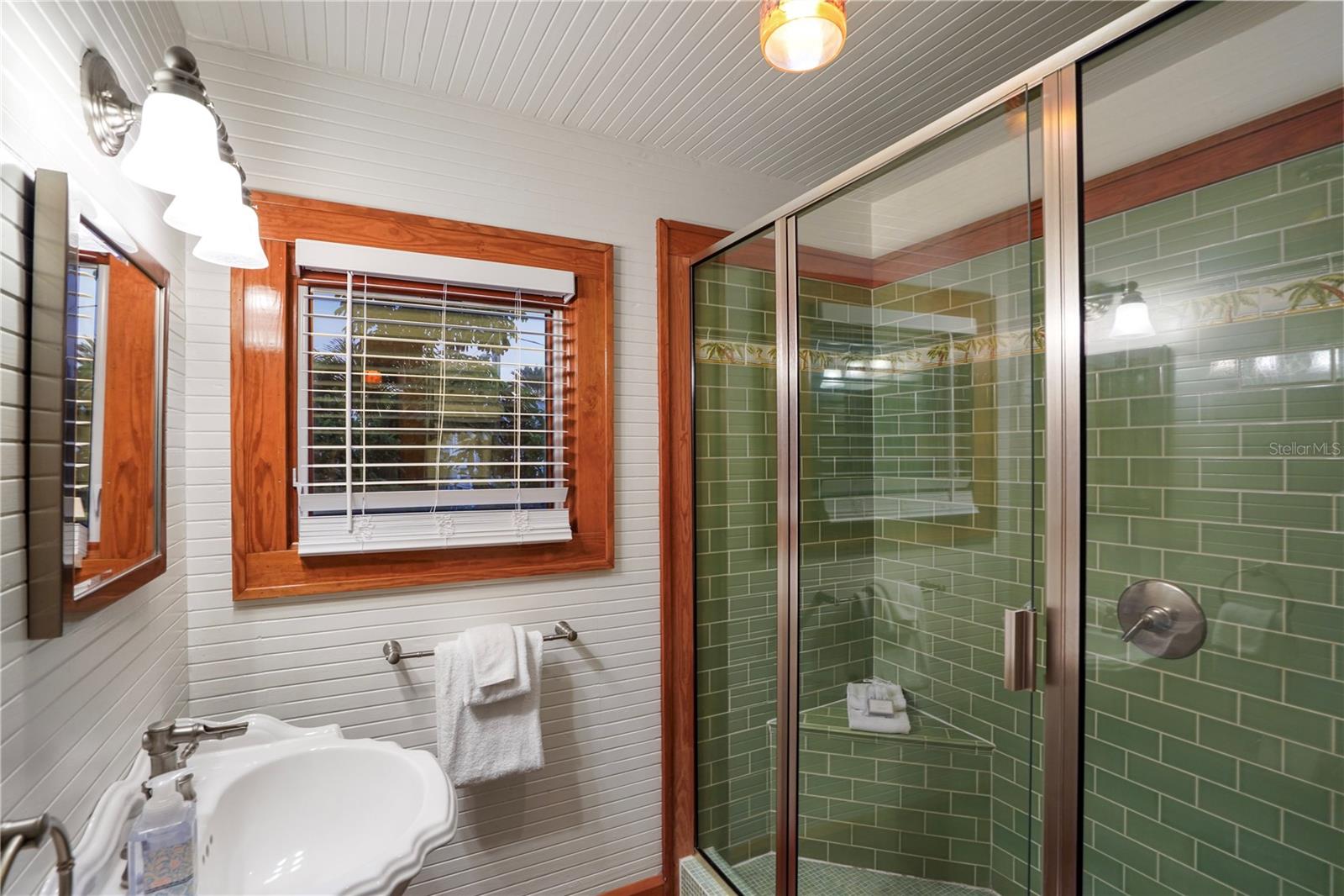 702 PASS A GRILLE WAY