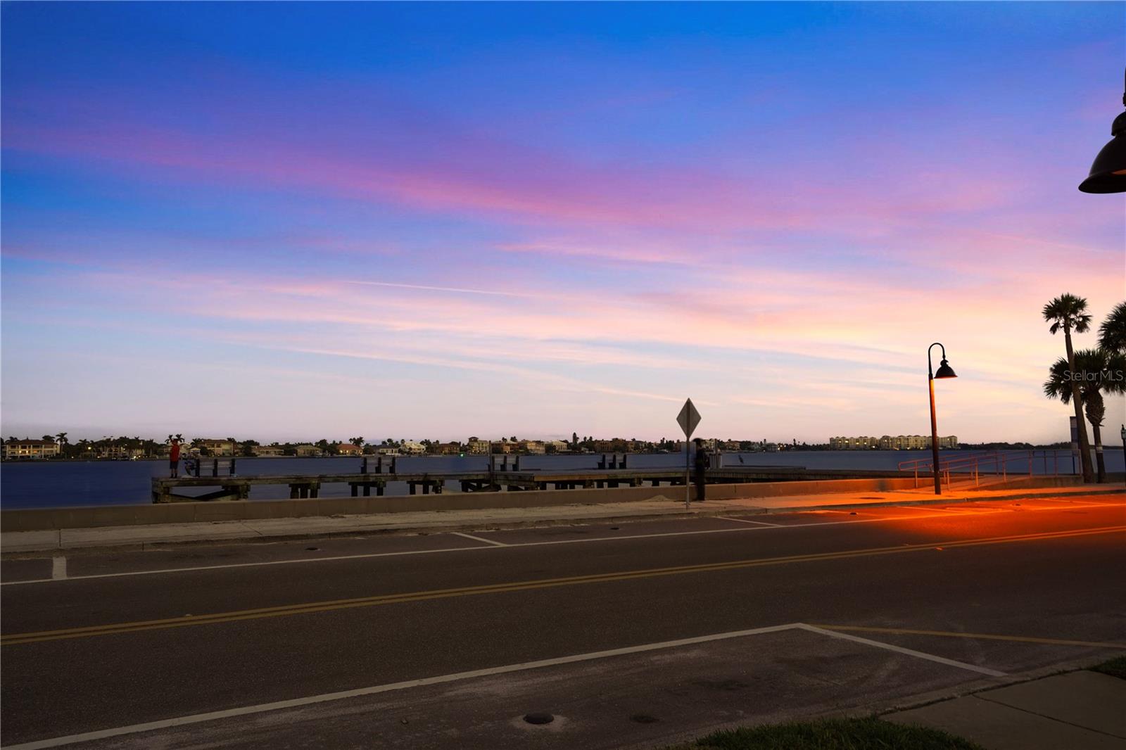 702 PASS A GRILLE WAY