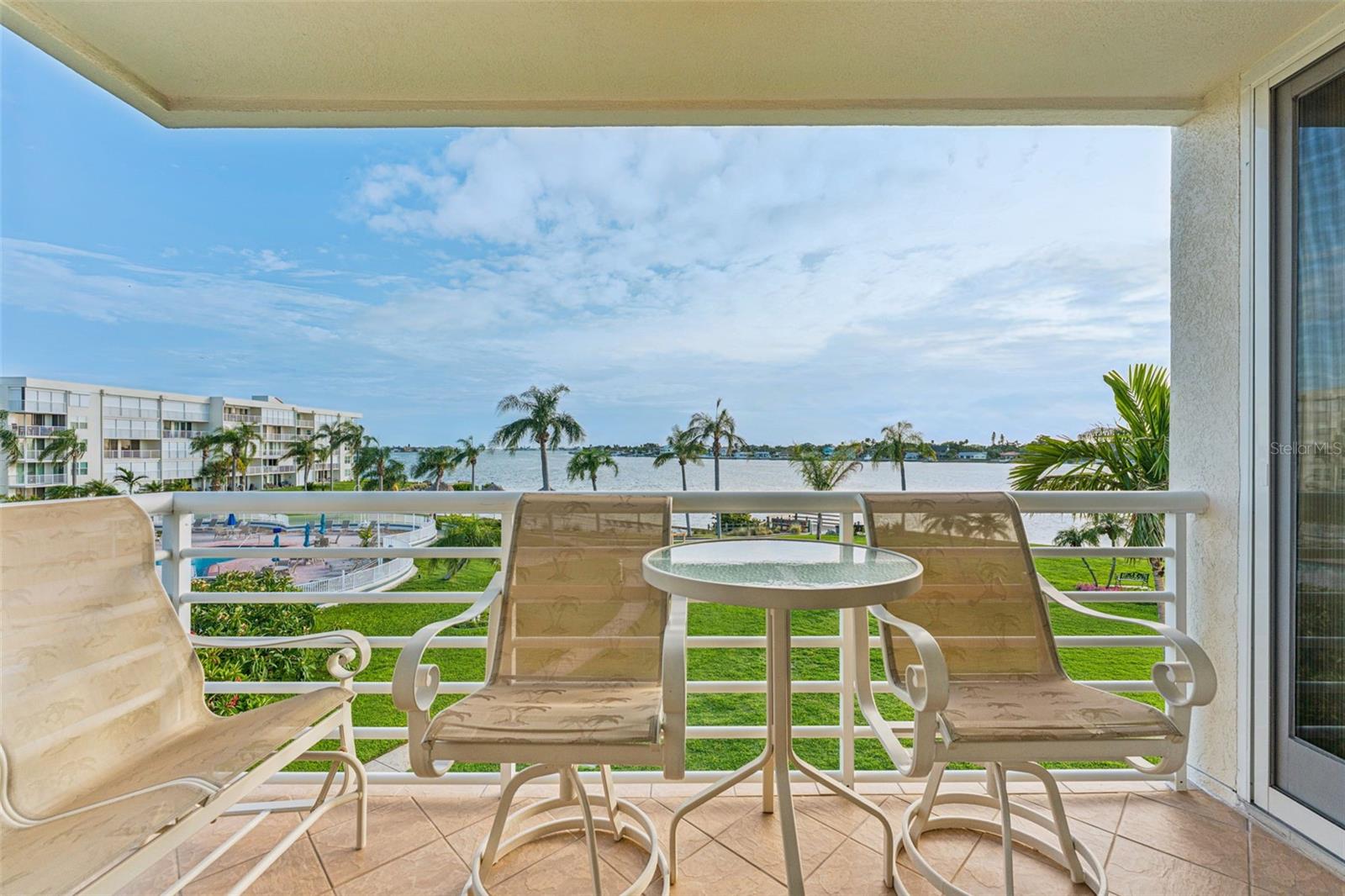 6001 BAHIA DEL MAR CIR #325