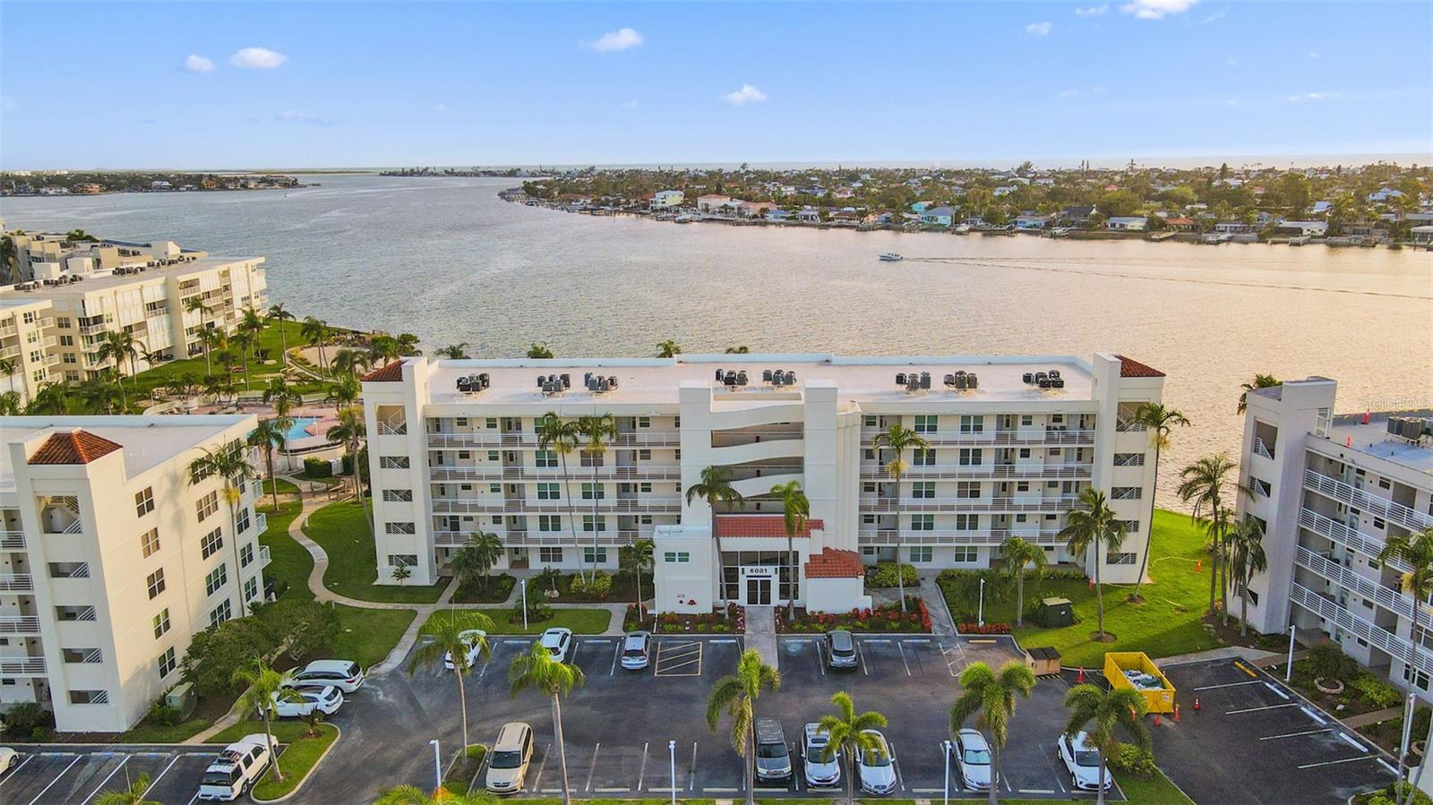 6001 BAHIA DEL MAR CIR #325