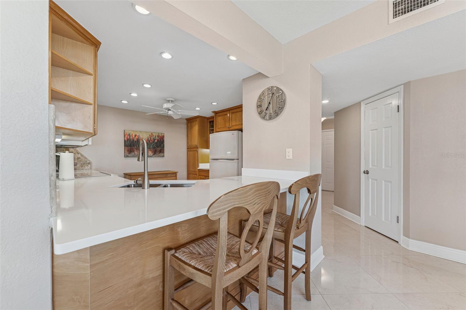 6001 BAHIA DEL MAR CIR #325