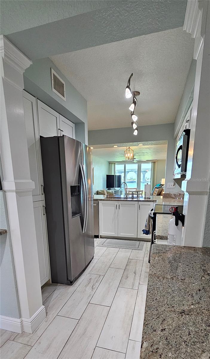 5901 BAHIA DEL MAR CIR #119