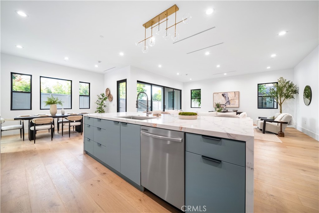 5623, 5625, 5627 Oso Ave