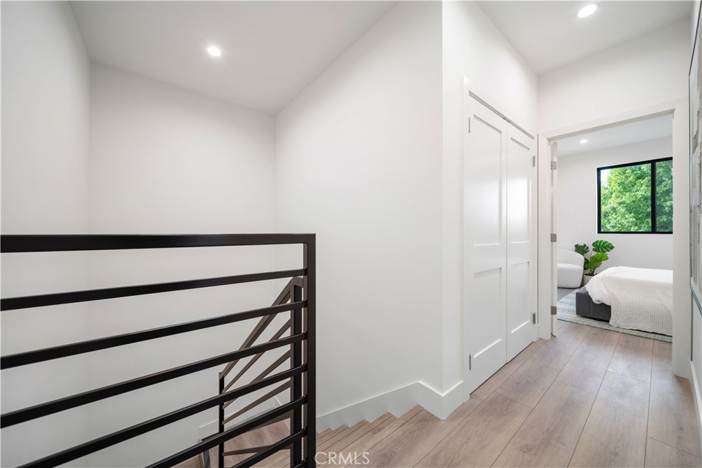 5623, 5625, 5627 Oso Ave