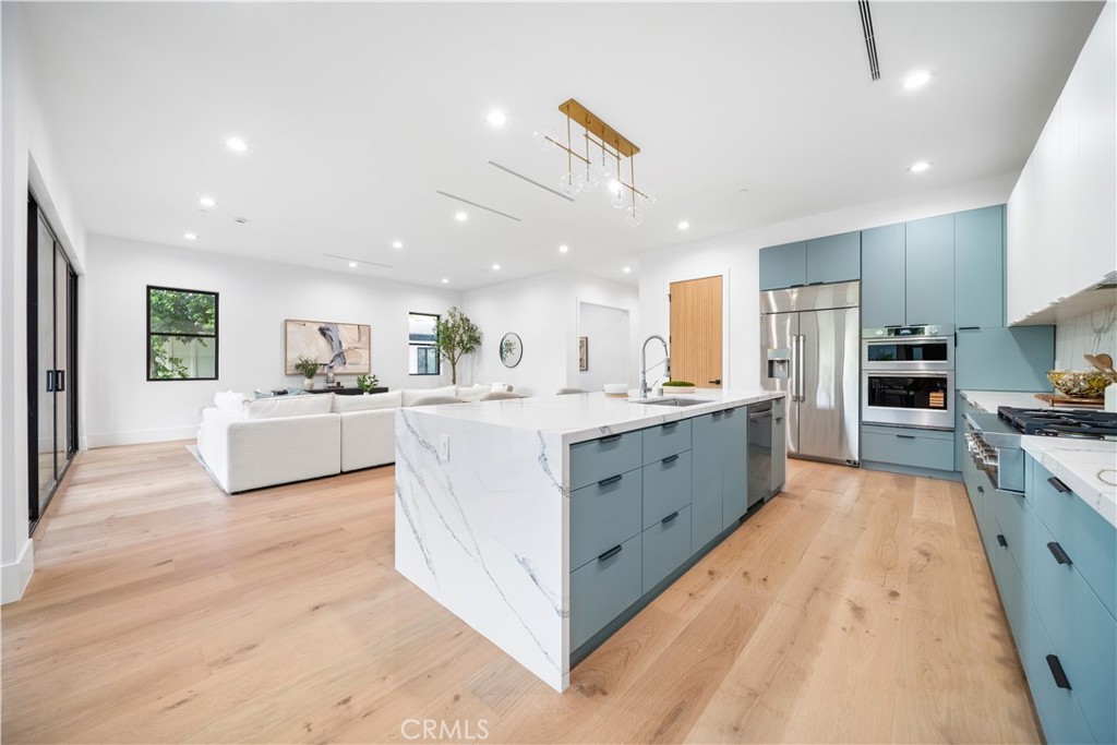 5623, 5625, 5627 Oso Ave