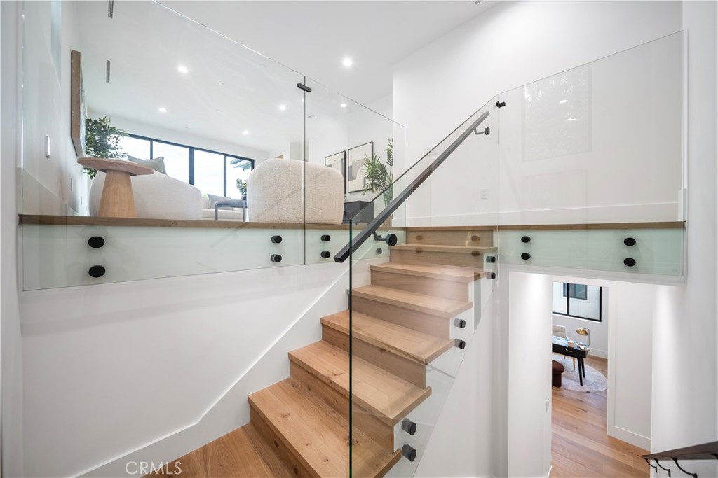 5623, 5625, 5627 Oso Ave