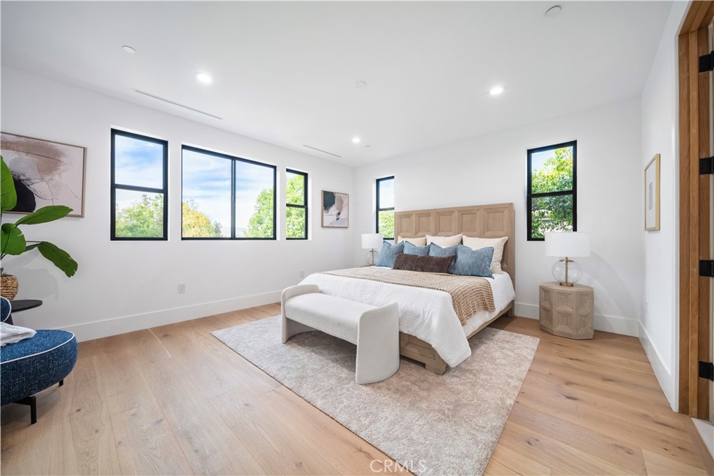 5623, 5625, 5627 Oso Ave