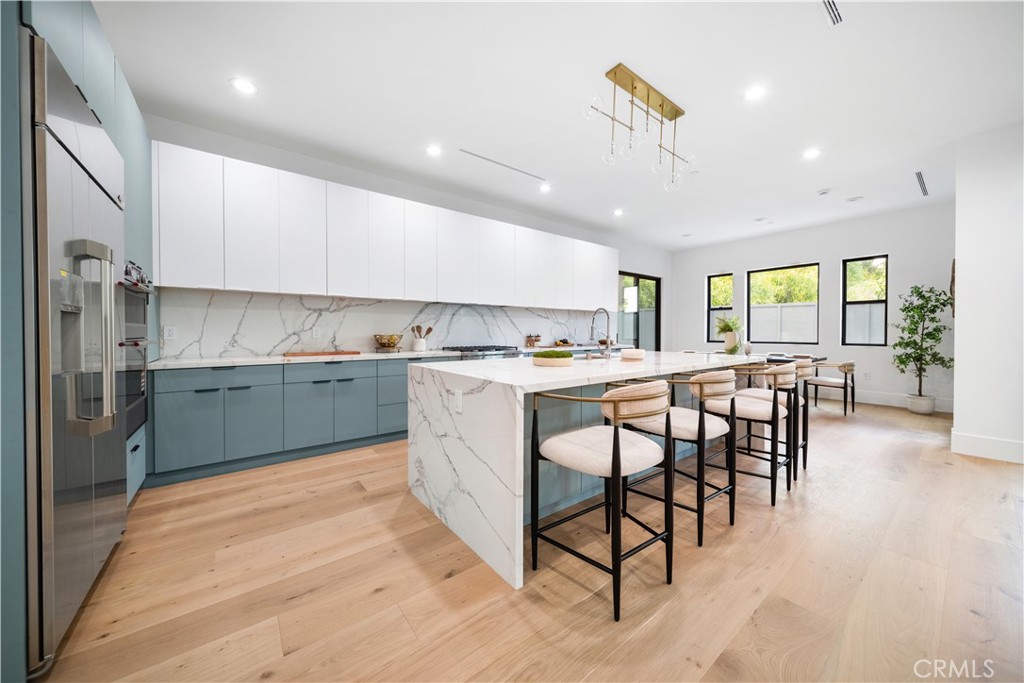 5623, 5625, 5627 Oso Ave