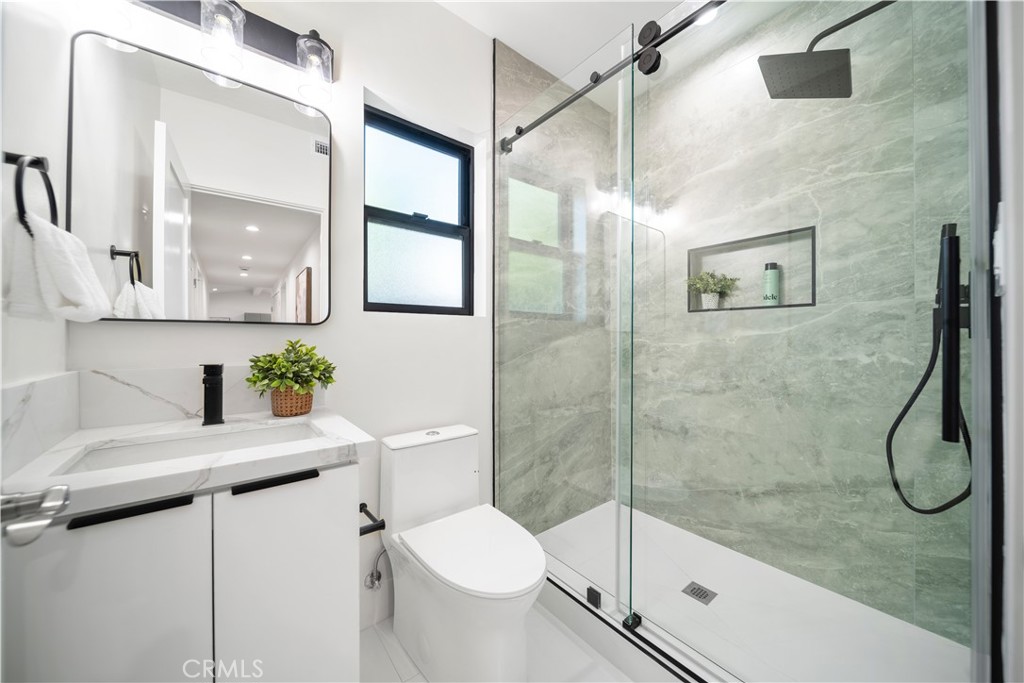 5623, 5625, 5627 Oso Ave