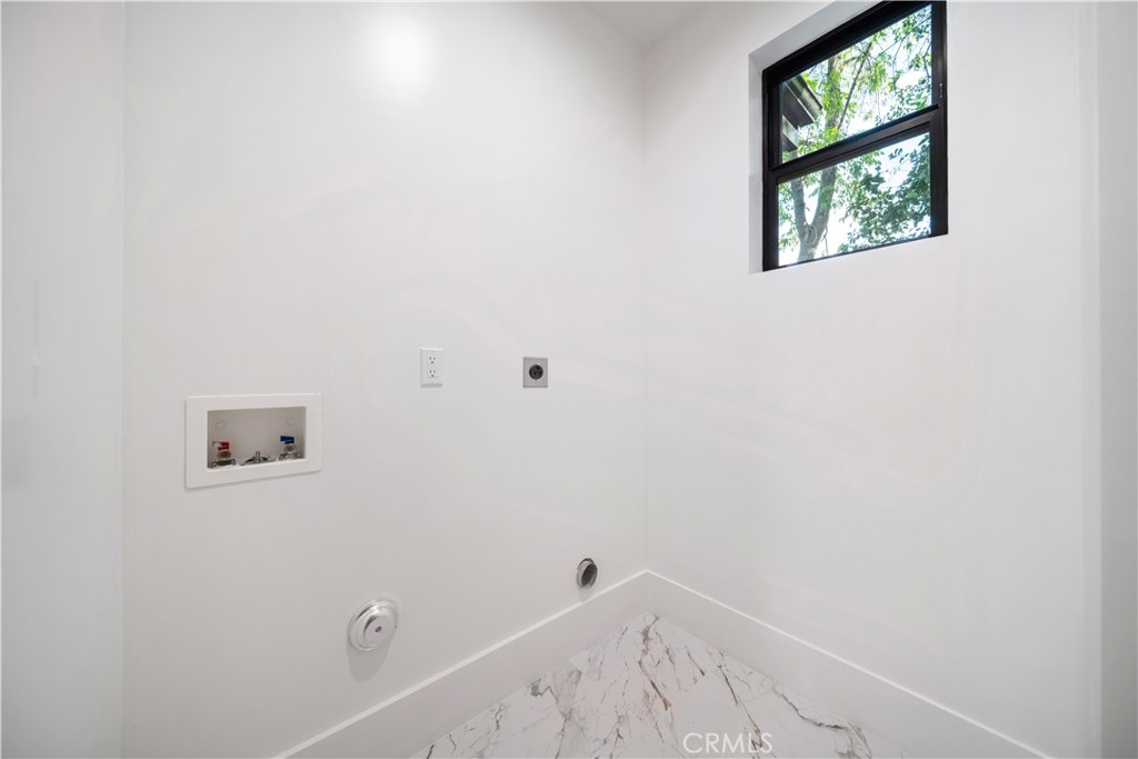 5623, 5625, 5627 Oso Ave