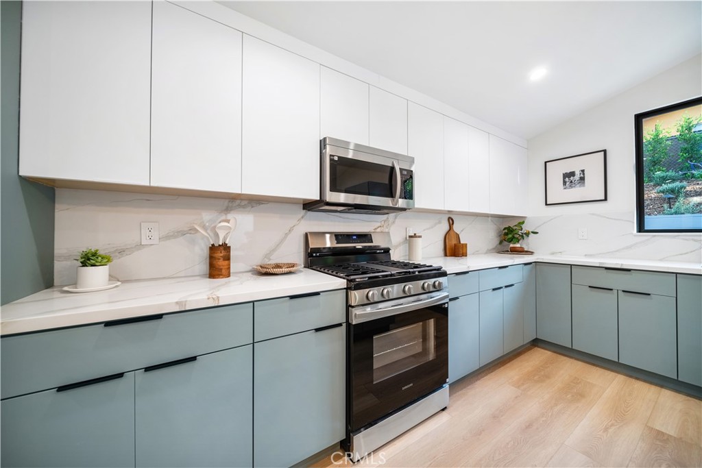 5623, 5625, 5627 Oso Ave