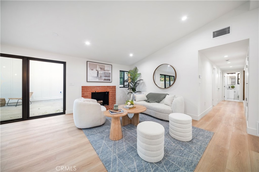 5623, 5625, 5627 Oso Ave