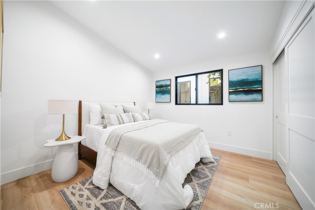 5623, 5625, 5627 Oso Ave