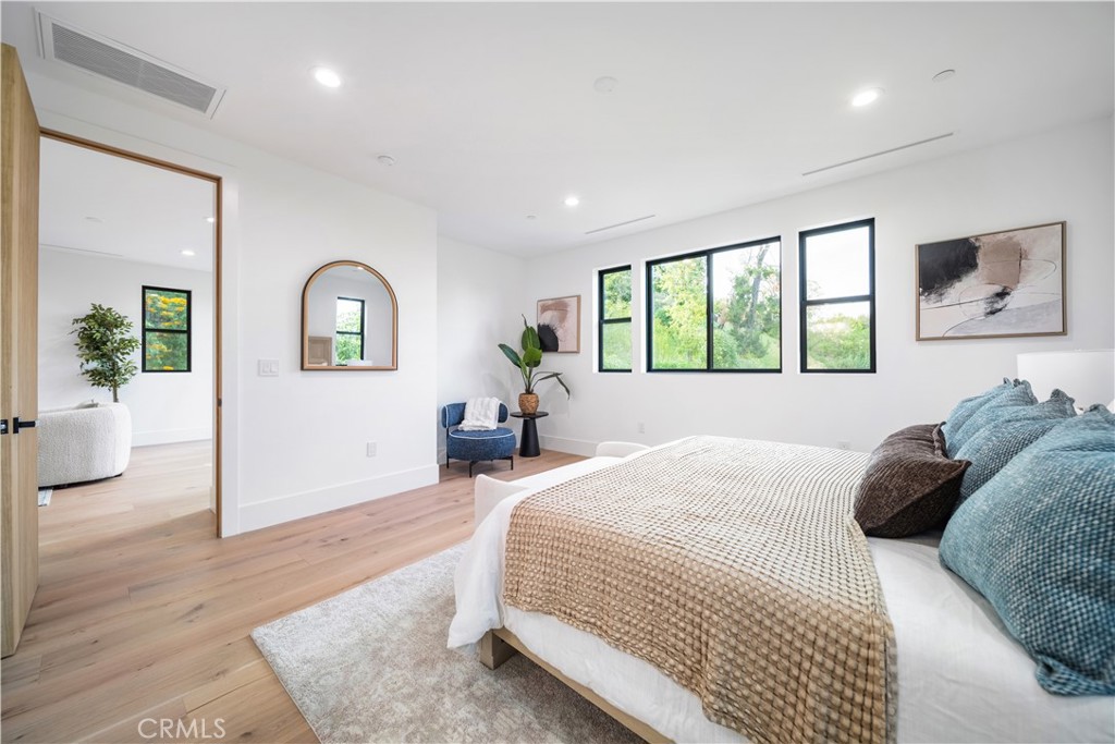 5623, 5625, 5627 Oso Ave