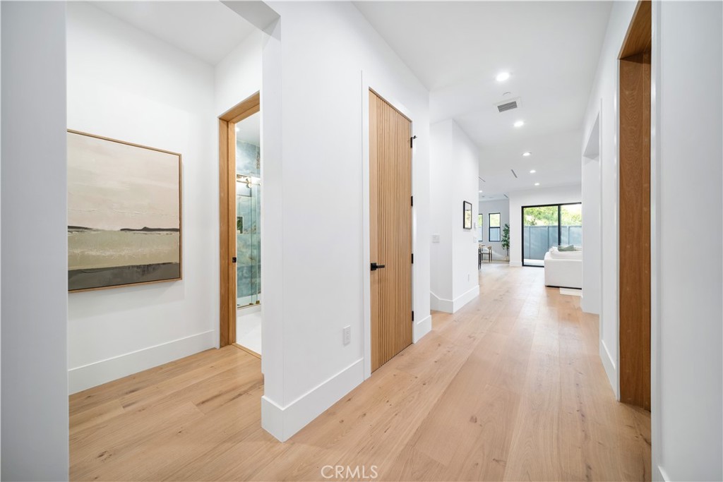 5623, 5625, 5627 Oso Ave