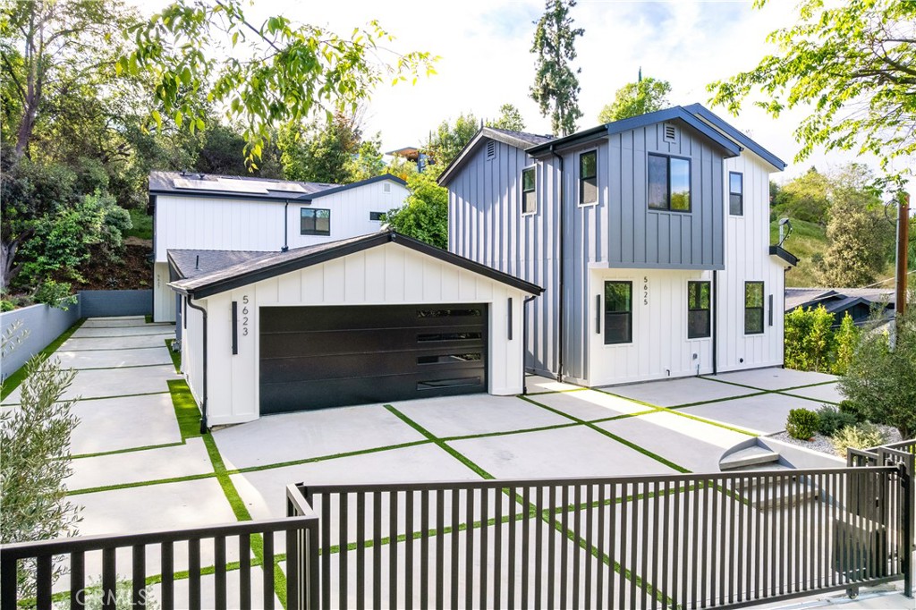 5623, 5625, 5627 Oso Ave