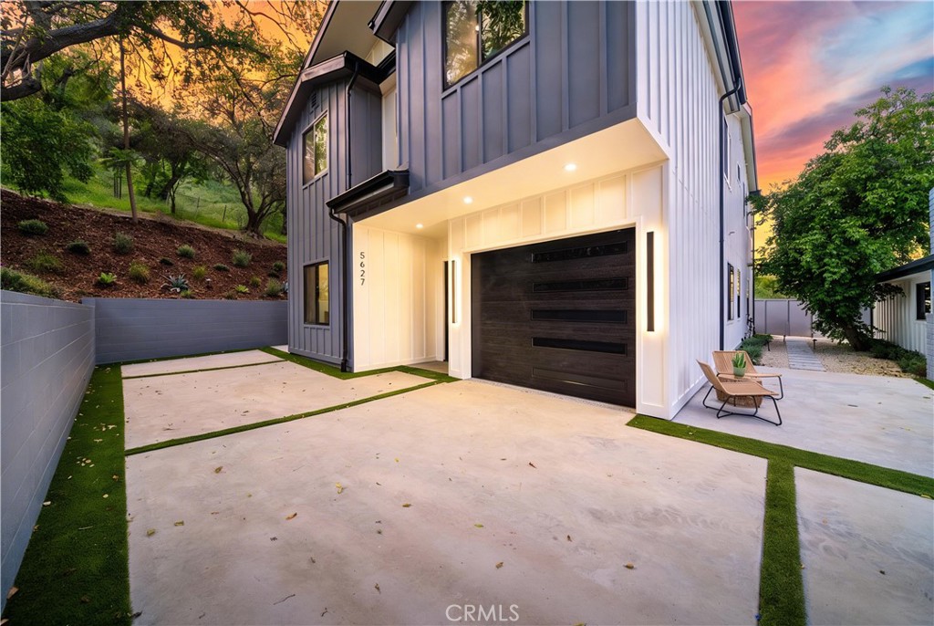 5623, 5625, 5627 Oso Ave