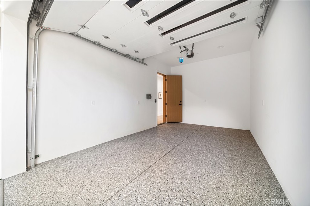 5623, 5625, 5627 Oso Ave