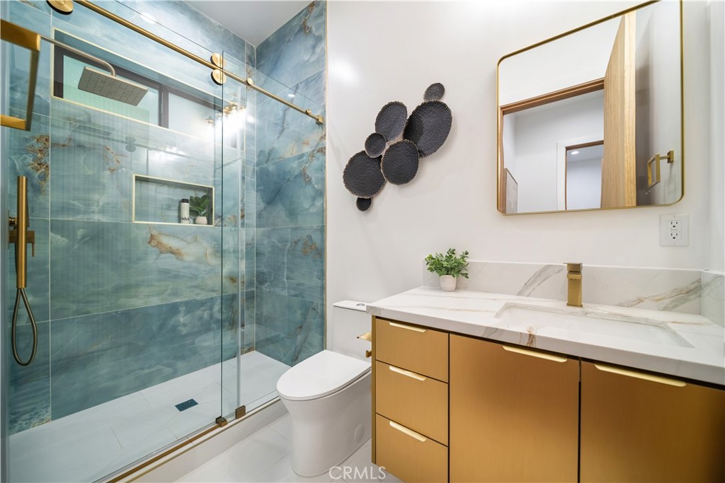 5623, 5625, 5627 Oso Ave