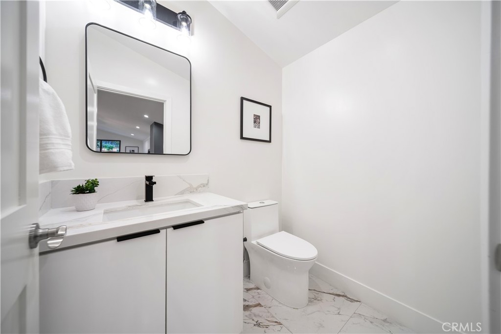 5623, 5625, 5627 Oso Ave