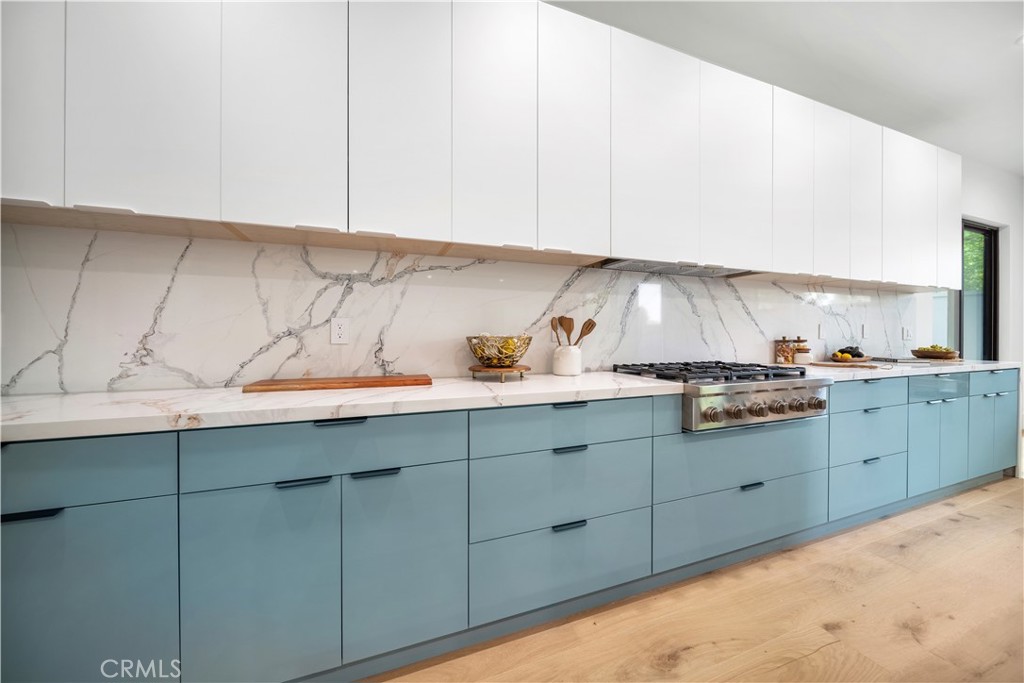 5623, 5625, 5627 Oso Ave