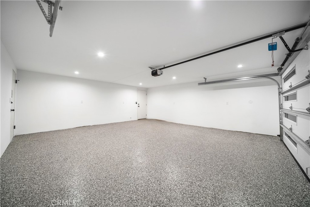 5623, 5625, 5627 Oso Ave