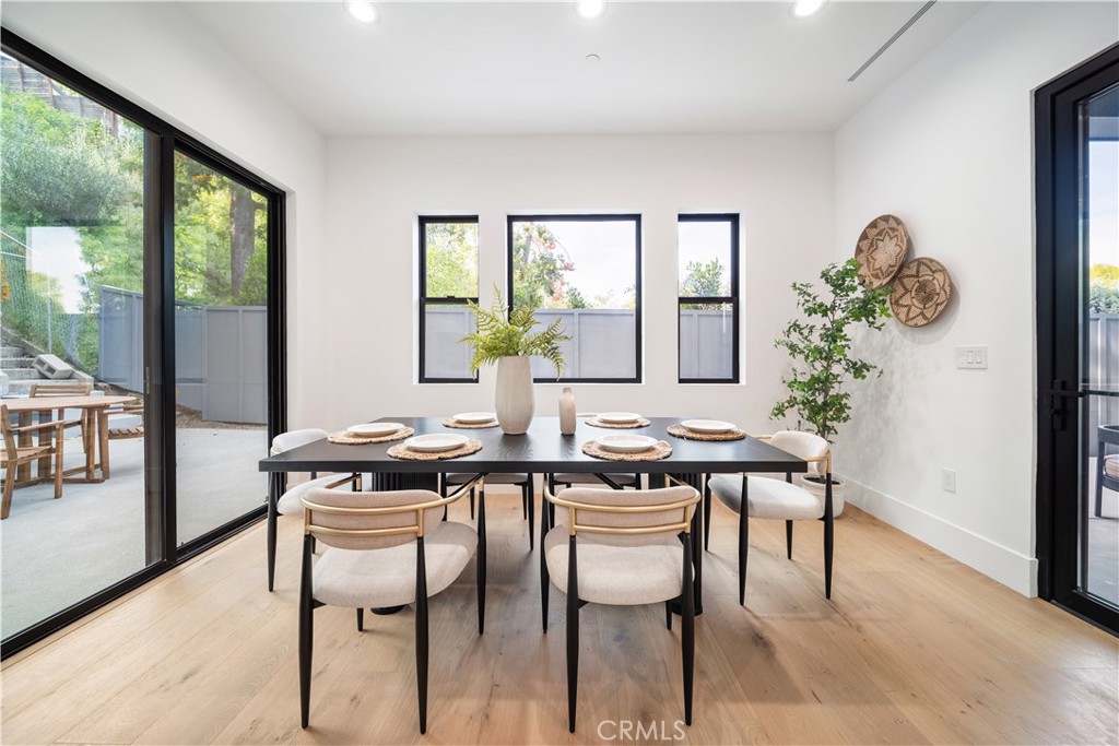 5623, 5625, 5627 Oso Ave