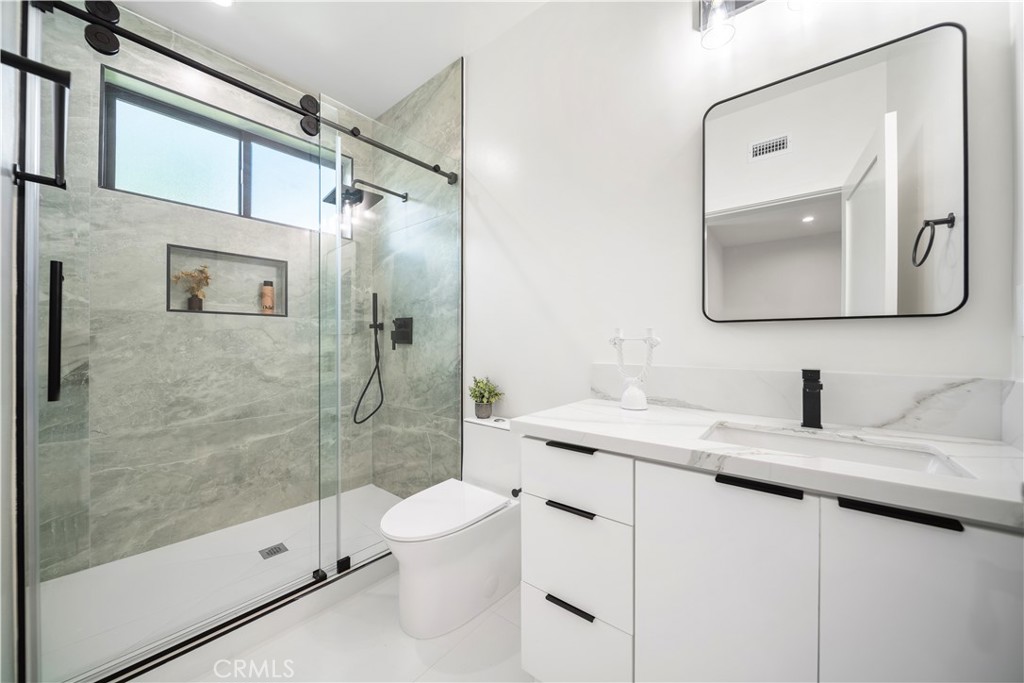 5623, 5625, 5627 Oso Ave