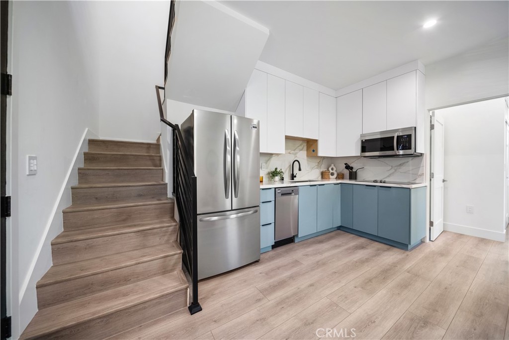 5623, 5625, 5627 Oso Ave