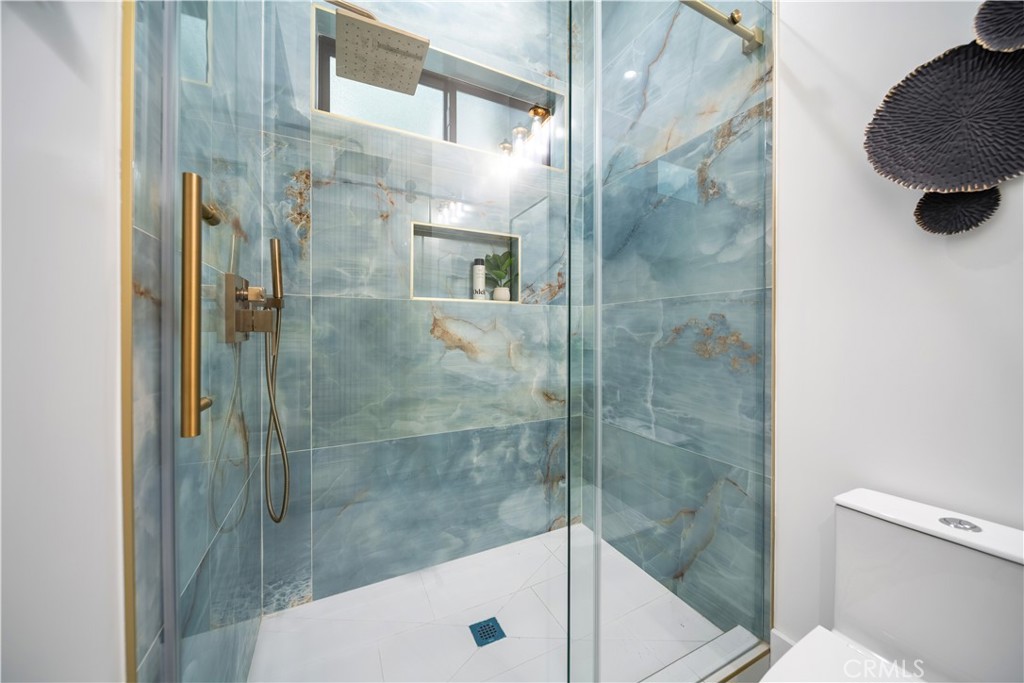 5623, 5625, 5627 Oso Ave