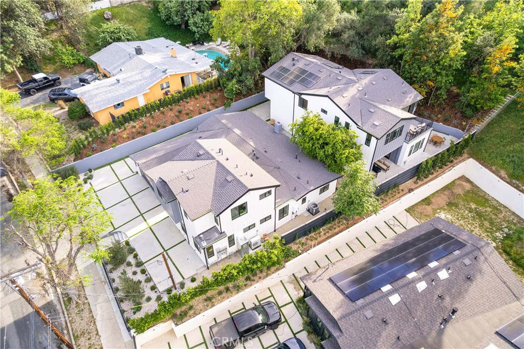 5623, 5625, 5627 Oso Ave