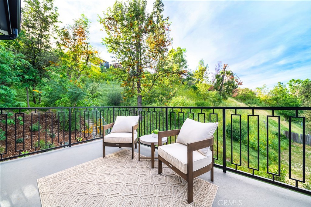 5623, 5625, 5627 Oso Ave