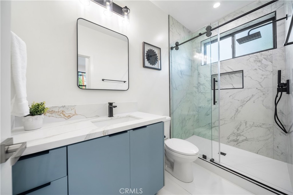 5623, 5625, 5627 Oso Ave