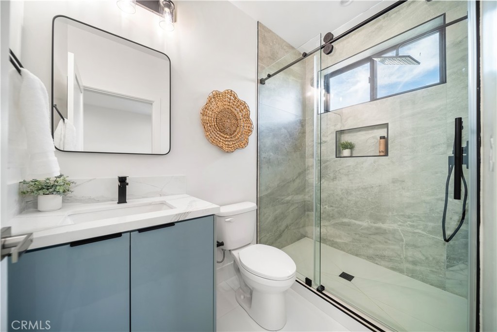 5623, 5625, 5627 Oso Ave