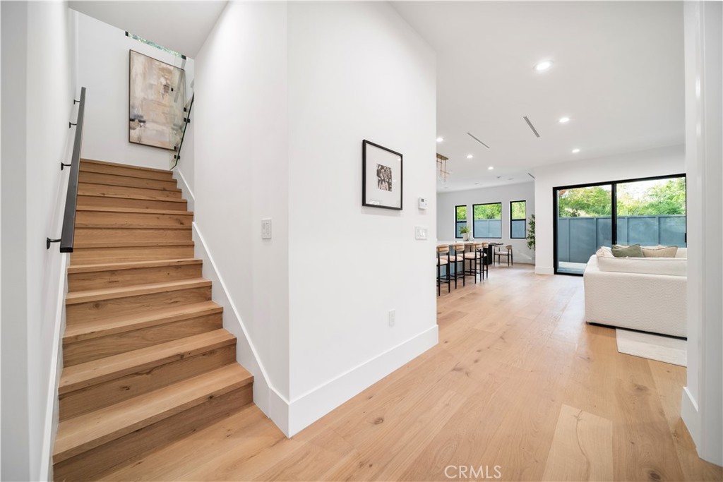 5623, 5625, 5627 Oso Ave