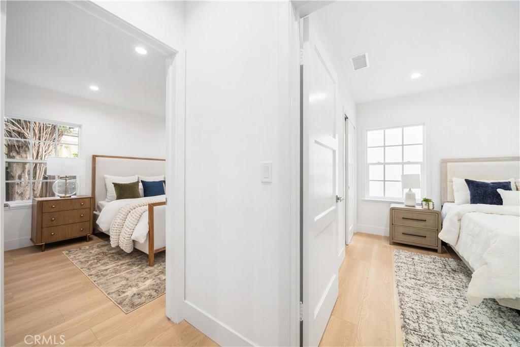 19918, 19920, 19920 1/2 Kittridge St