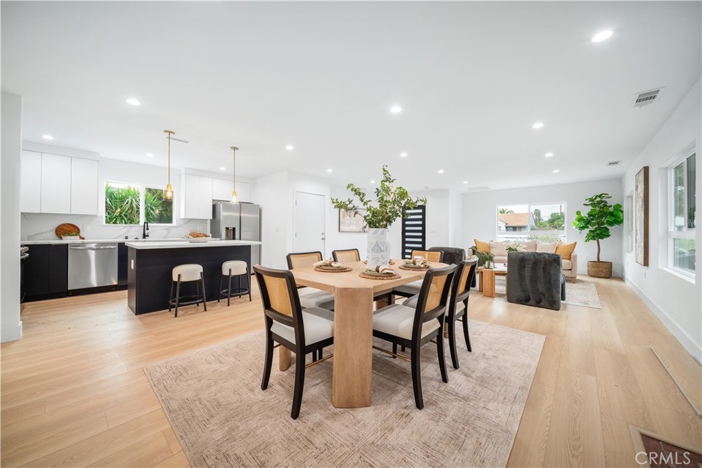 19918, 19920, 19920 1/2 Kittridge St