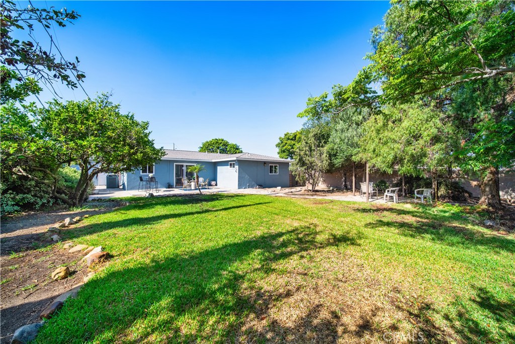 3357 W Olinda