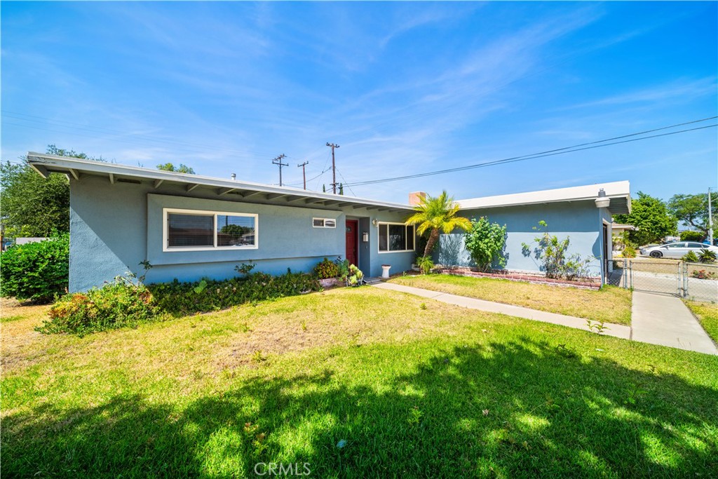 3357 W Olinda