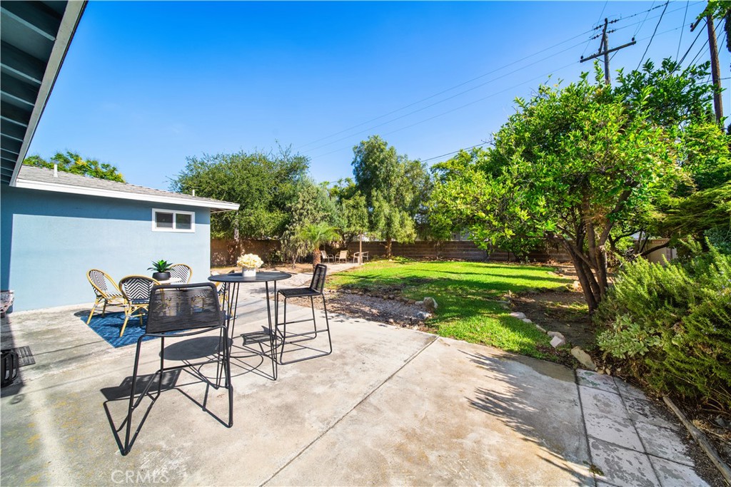 3357 W Olinda