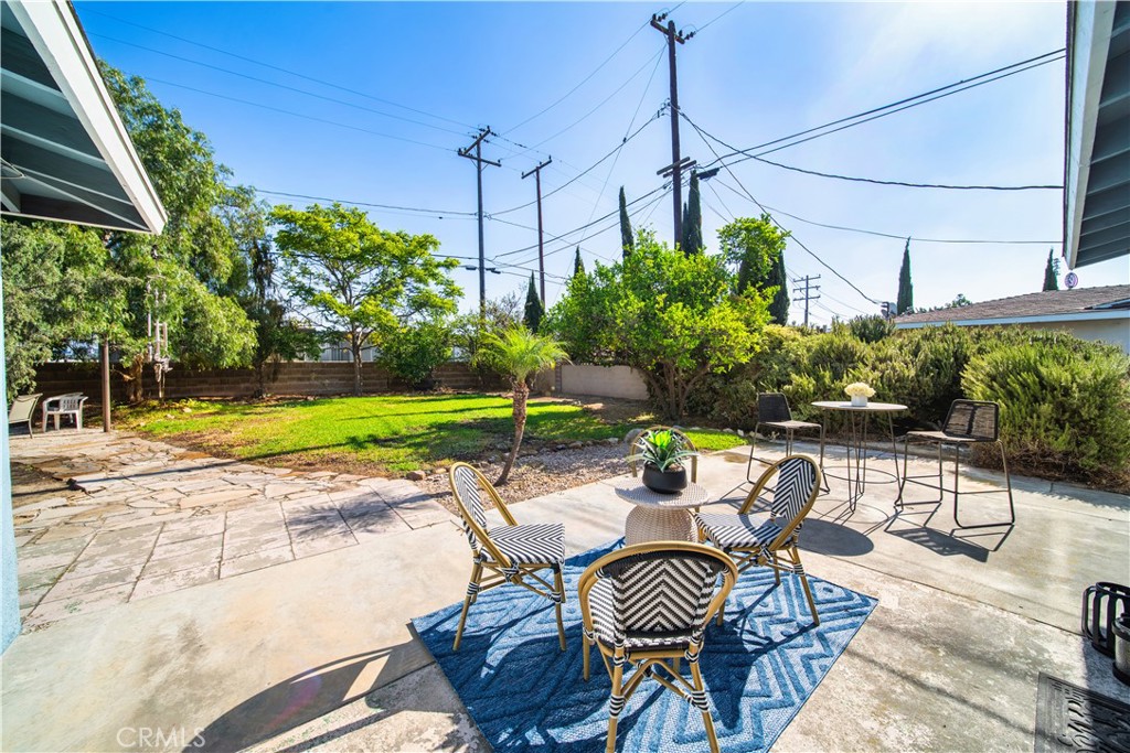 3357 W Olinda