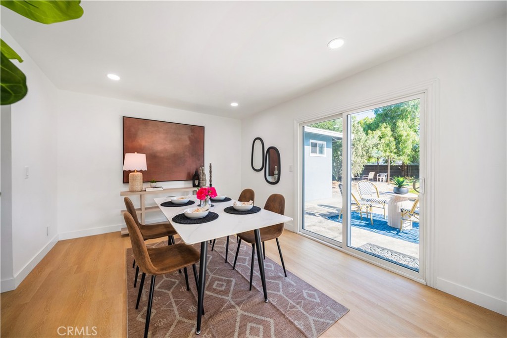 3357 W Olinda