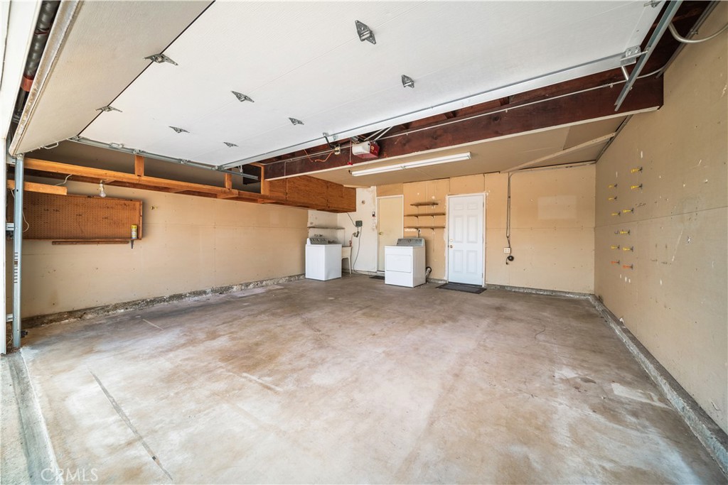 3357 W Olinda
