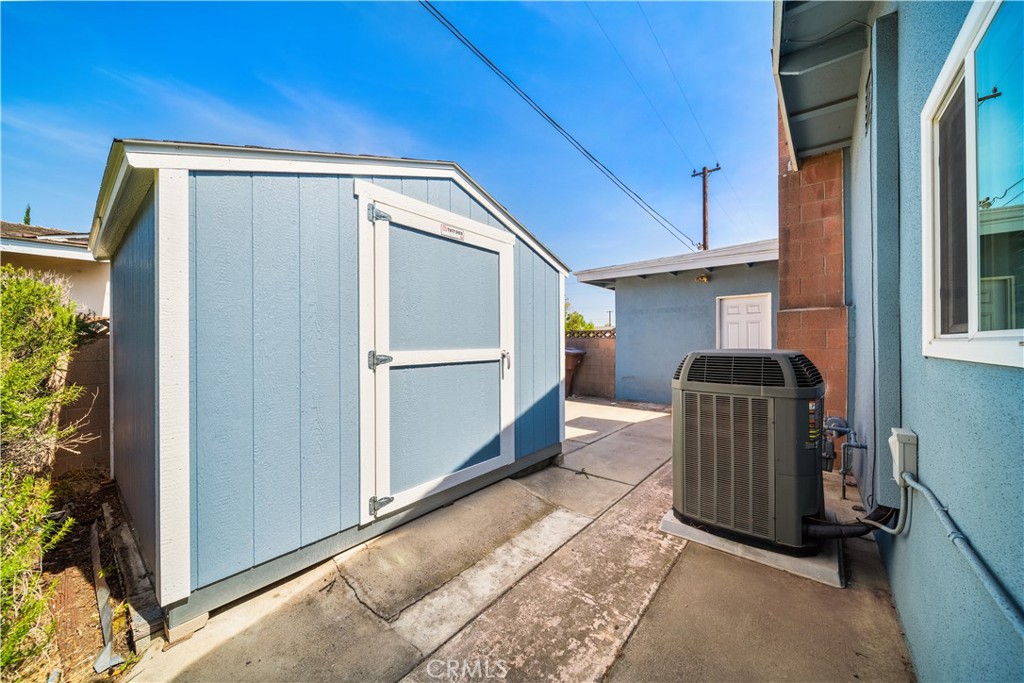 3357 W Olinda