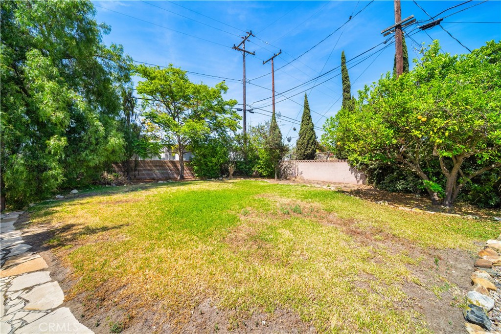 3357 W Olinda