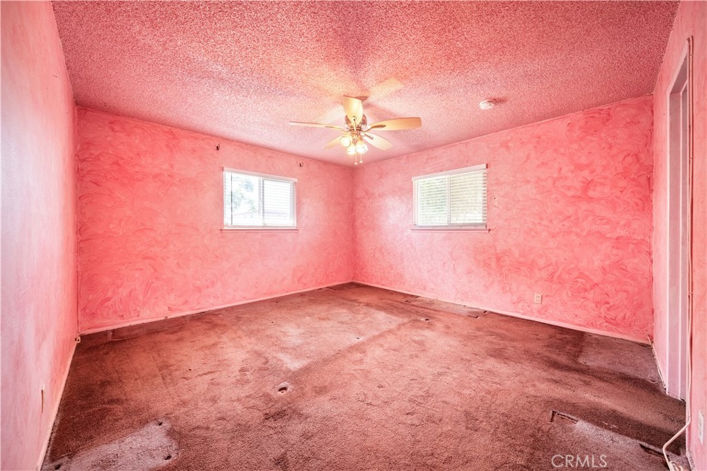 3357 W Olinda