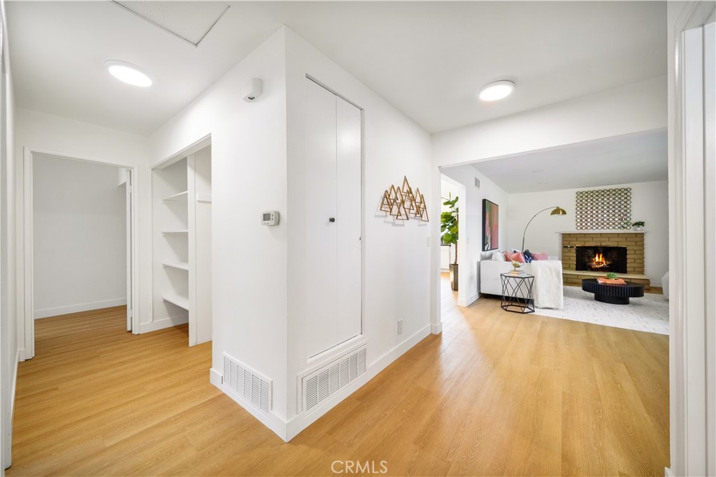 3357 W Olinda