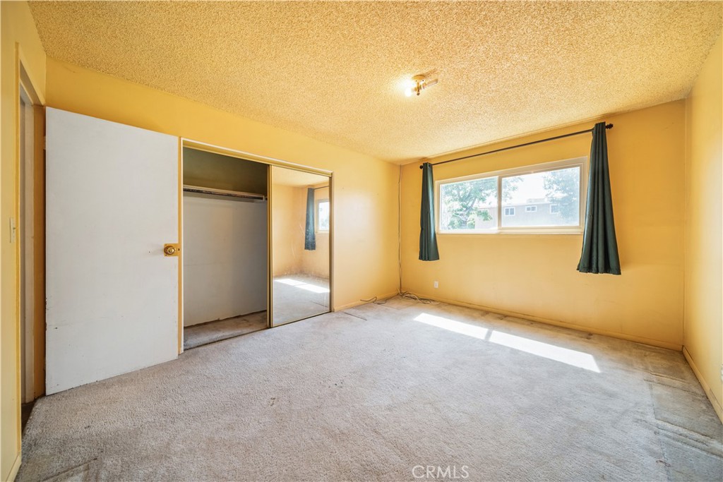 3357 W Olinda