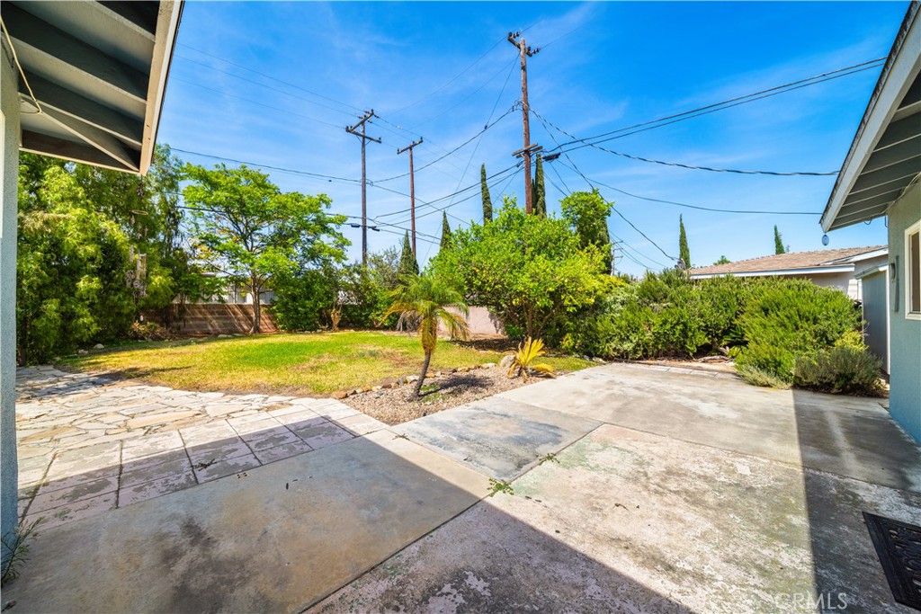 3357 W Olinda