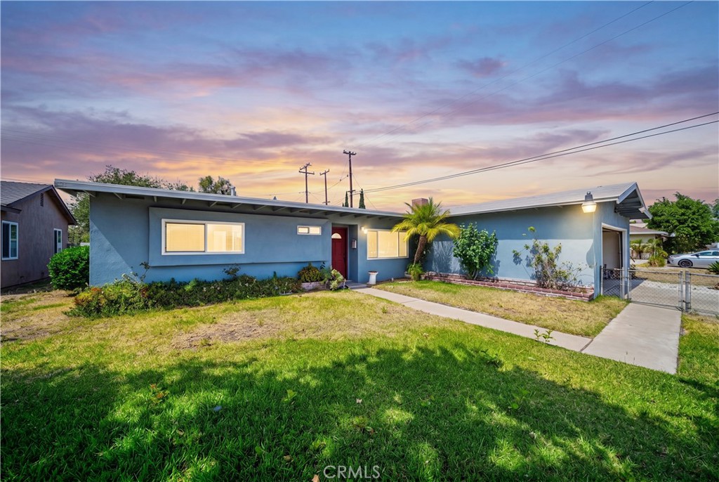 3357 W Olinda